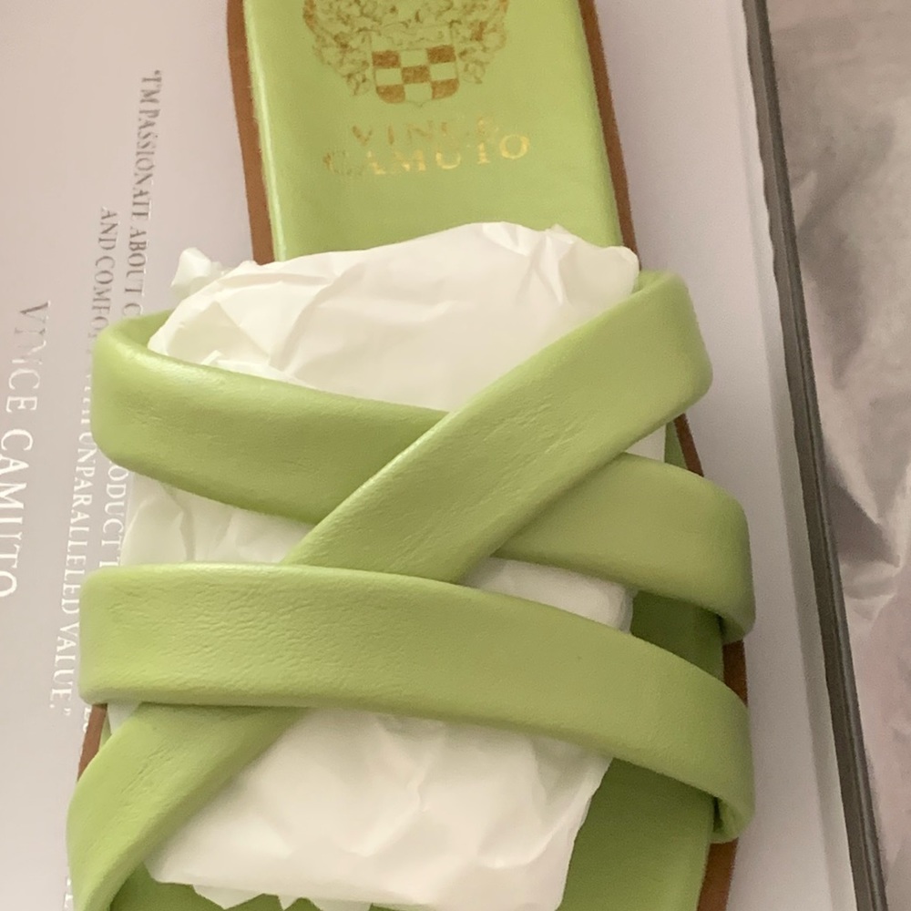 Brand New in Box Vince Camuto OLYA SLIDE